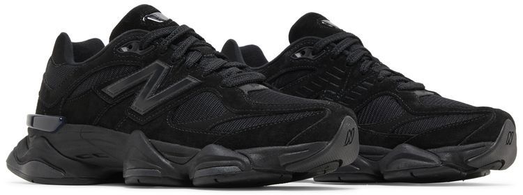 9060 Triple Black