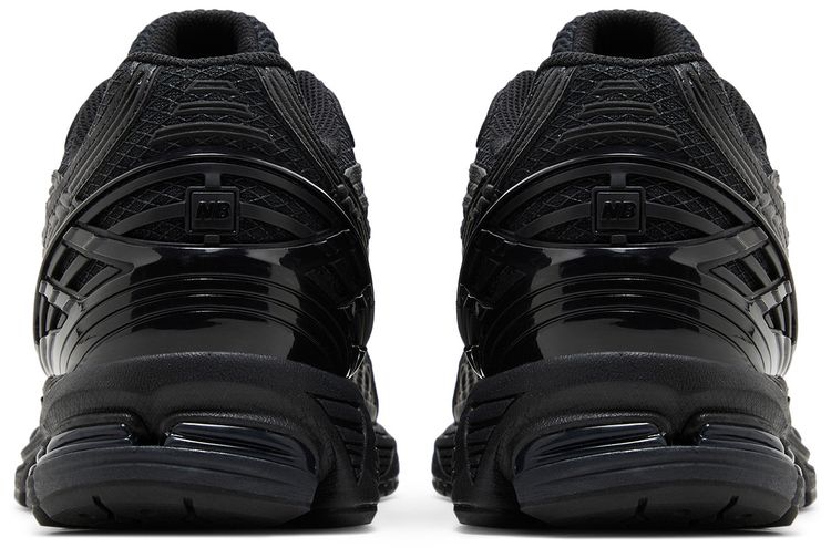 1906U Triple Black
