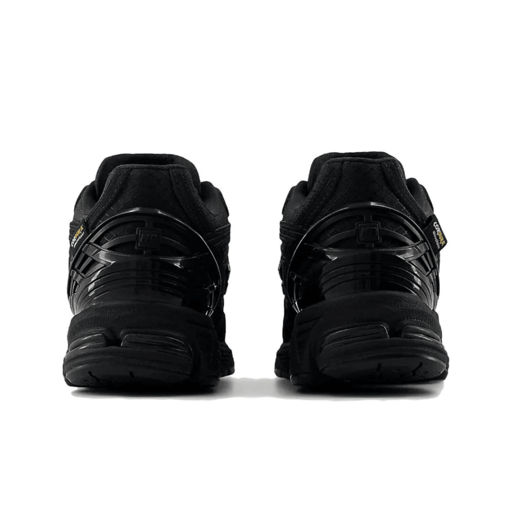 1906R Cordura 'Black Magnet'