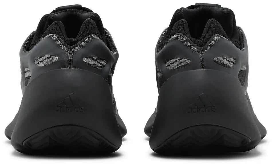700 V3 Black