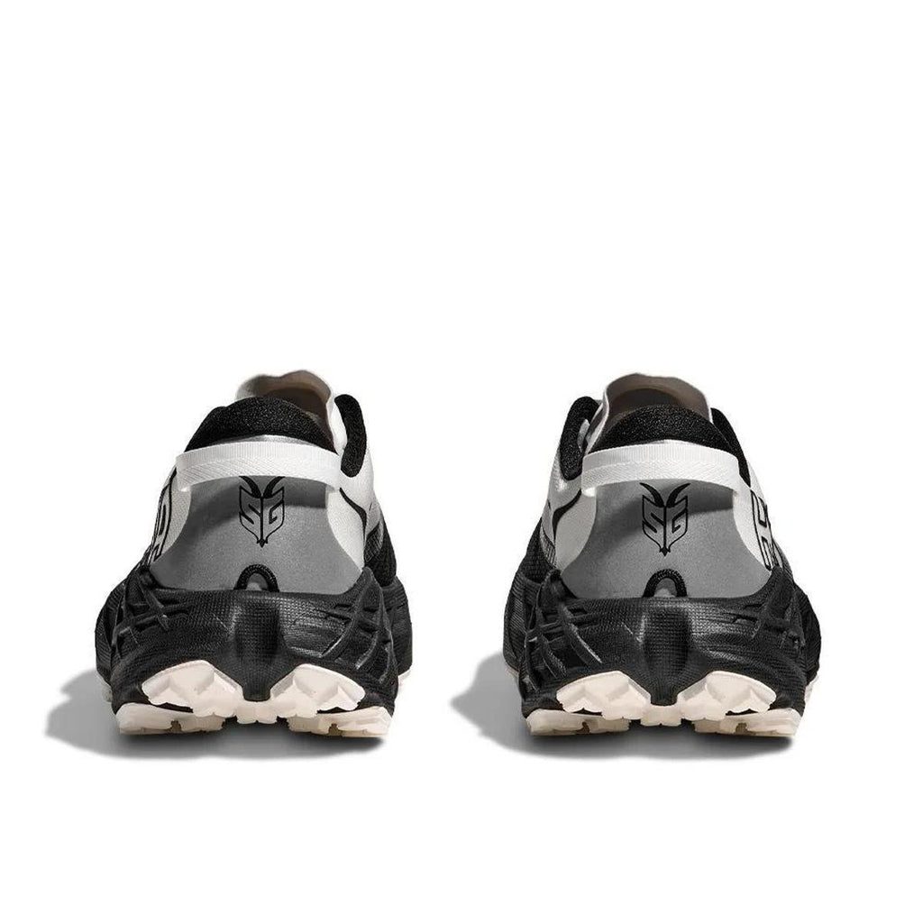 Speedgoat 7 Black / White